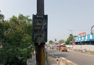  ஓரிக்கை பாலத்தில் மீண்டும் மின் விளக்குகள் ஒளிருமா?