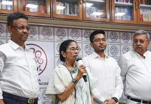 கட்சி கூட்டத்தை புறக்கணித்த 60 திரிணமுல் எம்எல்ஏக்கள்; மம்தா அதிர்ச்சி