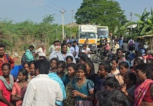  தெக்களூரில் குடிநீர் கேட்டு மக்கள் மறியல்; போலீசாரின் கைது நடவடிக்கையால் பரபரப்பு