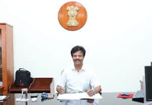  பொறுப்பேற்பு