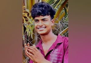  பைக் மீது கார் மோதல் 2 வாலிபர்கள் உயிரிழப்பு