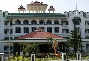 திருச்செந்தூர் கோவிலில் முறைகேடு புகார்; ஐகோர்ட் மதுரைக்கிளை சரமாரி கேள்வி