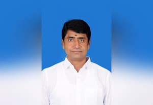  அண்ணாமலையுடன் இணைந்த பா.ஜ. நிர்வாகிகள்