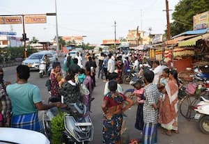  நிழற்குடை இல்லாததால் பயணிகள் அவதி