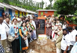  கழிப்பிட வசதிக்கு கையேந்தும் அவலம் :  ஊட்டி: அரசு தோட்ட தொழிலாளர் குடியிருப்புக்கு ஜப்பான் நாட்டினர் உதவி