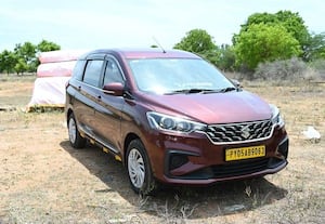 திண்டிவனம் அருகே சலுான் கடைக்காரர் கொலை வழக்கில் கார் பறிமுதல்: புதுச்சேரி கூலிப்படைக்கு வலை 