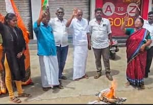  முரசொலி நாளிதழுக்கு தீயிட்டு காங்., கட்சியினர் போராட்டம்