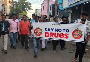  ' போதை இல்லாத சமுதாயம் ' படைக்க ' தினமலர் ' நாளிதழுடன் மக்கள் பேரணி
