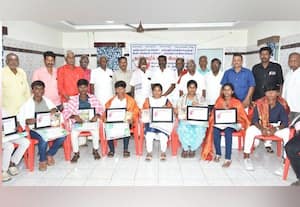  மாணவர்களுக்கு பாராட்டு