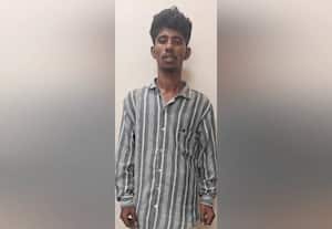  மதுரை ரயில் பயணிகளிடம் அலைபேசி பறித்தவர்கள் கைது