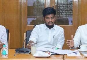 கோவிலில் பிரசாதம் தயாரித்து விற்பனை; 3 மாதத்தில் செயல்படுத்த அமைச்சர் ரமேஷ் உத்தரவு