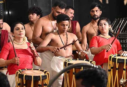 சென்னையை அதிர வைத்த 'பஞ்சாரி மேளம்'.