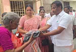  முதியவர்களுக்கு பெட்ஷீட் வழங்கல்