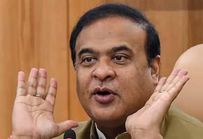 அசாமில் 18 வயதுக்கு மேற்பட்டோருக்கு இனி ஆதார் அட்டை கிடையாது; சட்டவிரோத குடியேற்றத்தை தடுக்க நடவடிக்கை
