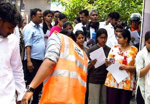 நீட் மறுதேர்வு ஹால் டிக்கெட் வெளியானது; முறைகேடுகளை தடுக்க கூடுதல் பாதுகாப்பு