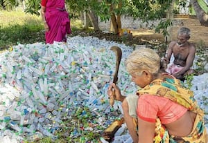 மடப்புரம் காளி கோவில் பூஜைப்பொருட்கள் குவிந்து கிடக்குது: முறைப்படி சுவாமிக்கு பயன்படுத்த வலியுறுத்தல்