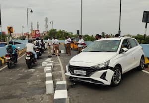  'மாஜி' எம்.பி.,யின் மருமகள் ஓட்டிய காரின் டயர் வெடித்து விபத்து