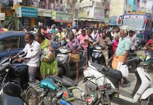 காஞ்சியில் போக்குவரத்து நெரிசலுக்கு தீர்வின்றி... தவிப்பு!:துறைகள் ஒருங்கிணைப்பு இல்லையென குற்றச்சாட்டு