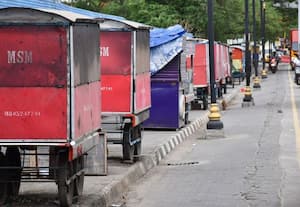  ஆக்கிரமிப்புகள் 'புடைசூழ' மாநகர சாலைகள்