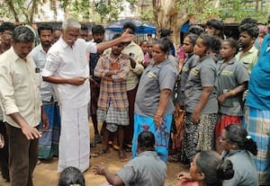  துாய்மை பணியாளருக்கு பாலியல் தொந்தரவு; போலீஸ் ஸ்டேஷன் முற்றுகை