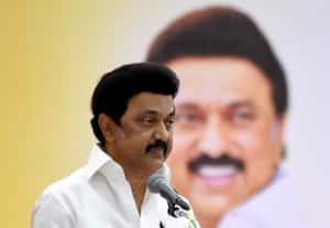  தேர்தல் தோல்விக்கு காரணம் என்ன? ஸ்டாலினிடம் அறிக்கை ஒப்படைப்பு!