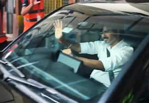 கர்நாடகாவில் கார் ஓட்டிய முதல்வர் விஜயின் வீடியோவால் சர்ச்சை