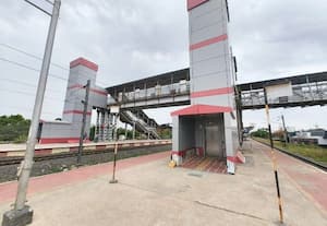  புறநகர் ரயில் நிலையங்களில் 'லிப்ட்' பணிகள் இழுபறி: விரைந்து முடிக்க பயணியர் கோரிக்கை