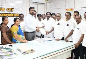 உடனடியாக மாநகராட்சி கூட்டம்; அ.தி.மு.க. கவுன்சிலர்கள்  மனு