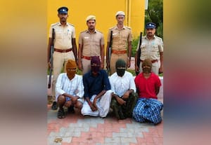 தி.மு.க., பிரமுகரின் சகோதரர் அரிவாளால் வெட்டி கொலை