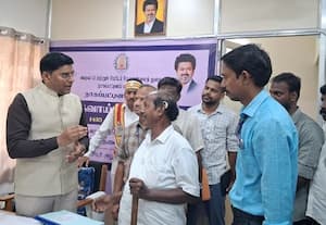 நாகை கலெக்டர் செயலால் முதியவருக்கு இன்ப அதிர்ச்சி