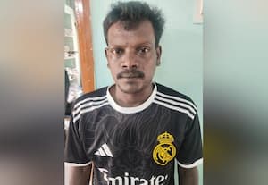  ரேஷன் அரிசி மூட்டைகள் பதுக்கிய வாலிபர் கைது