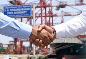  எச்.டி., ஹூண்டாய் கப்பல் கட்டும் தளம் முதல்வர் விஜயுடன் அதிகாரிகள் சந்திப்பு