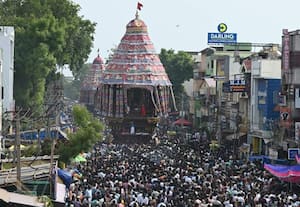 உள்நாட்டிலேயே தயாரிக்கப்பட்ட 3 போர் கப்பல்கள் நாட்டுக்கு அர்ப்பணிப்பு