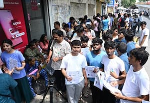 நீட் மறுதேர்வு சற்று கடினம்; மாணவ - மாணவியர் வருத்தம்