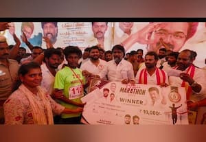  முதல்வர் விஜய் பிறந்த நாளை ஒட்டி திருத்தணியில் 'மாரத்தான்' போட்டி