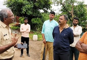  குடியிருப்பு பகுதிக்குள் நுழைந்த சிறுத்தை