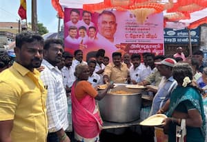  முதல்வர் பிறந்தநாள் அன்னதானம் வழங்கல்