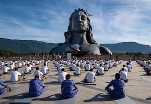  50 ஆயிரம் பேருக்கு இலவச யோகா பயிற்சி