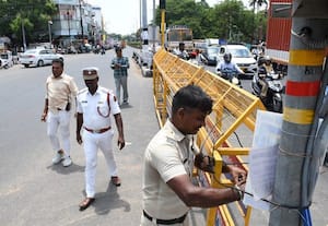  கொக்கு பார்க் சிக்னலில் சென்டர் மீடியன் இடைவெளி அடைப்பு; போலீசாரின் முயற்சிக்கு பொதுமக்கள் ஒத்துழைப்பு *விபத்துகளை தடுக்க நிரந்தர நடவடிக்கை தேவை
