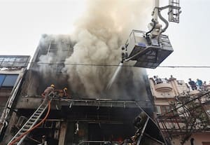 லக்னோவில் அனிமேஷன் பயிற்சி மையத்தில் தீ : 15 குழந்தைகள் உடல் கருகி பரிதாப பலி