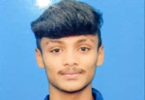  மேம்பாலத்தில் இருந்து விழுந்து பைக்கில் சென்ற மாணவர் பலி