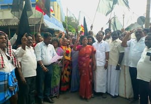 கட்சி தாவலை கண்டித்து அ.தி.மு.க.,வினர் ஆர்ப்பாட்டம்