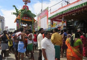   வழக்கறுத்தீஸ்வரர் கோவிலில் தேரோட்டம் விமரிசை