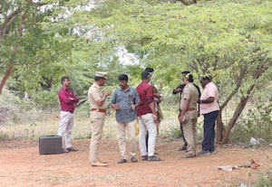  மதுக்கரை அருகே அழுகிய நிலையில் 25 வயது பெண் சடலம் மீட்பு