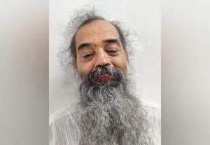  இளம்பெண்ணிடம் பாலியல் அத்துமீறல்; 60 வயது நபர் கைது