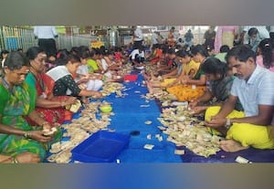  உண்டியல் காணிக்கை எண்ணும் நிகழ்வு
