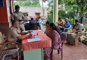  பேரூர் உட்கோட்டத்தில் 65 மனுக்களுக்கு தீர்வு