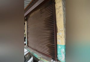  போலீஸ் ஸ்டேஷன் வளாகத்தில் குட்கா விற்ற கடைகளுக்கு 'சீல்'