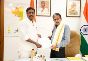  திட்டப் பணிகளை விரைந்து முடிக்க கவர்னரிடம் மாஜி அமைச்சர் மனு