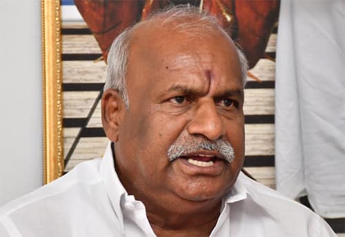 கருவறையில் முதல்வர் படம்: ஹிந்து முன்னணி விமர்சனம்